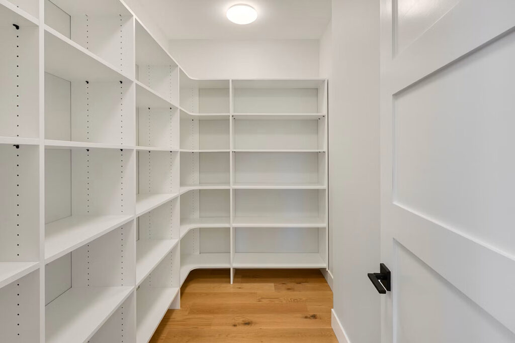 horline home master bedroom closet