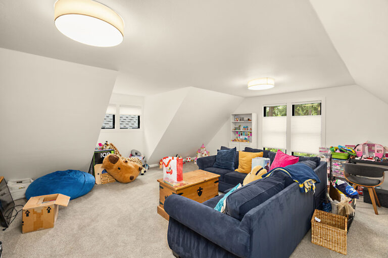 Remodeled Bonus Room Over The Garage