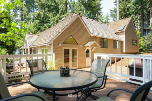 Bellevue Custom Home Backyard Retreat