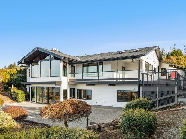 Snohomish complete custom home renovation exterior | After Photo