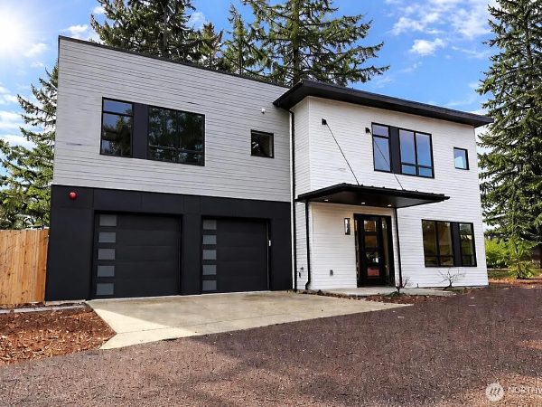 Shoreline custom home remodeling project – exterior renovation Shoreline custom home remodeling