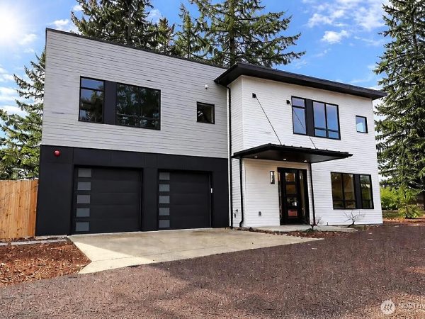 Shoreline custom home remodeling project – exterior renovation Shoreline custom home remodeling